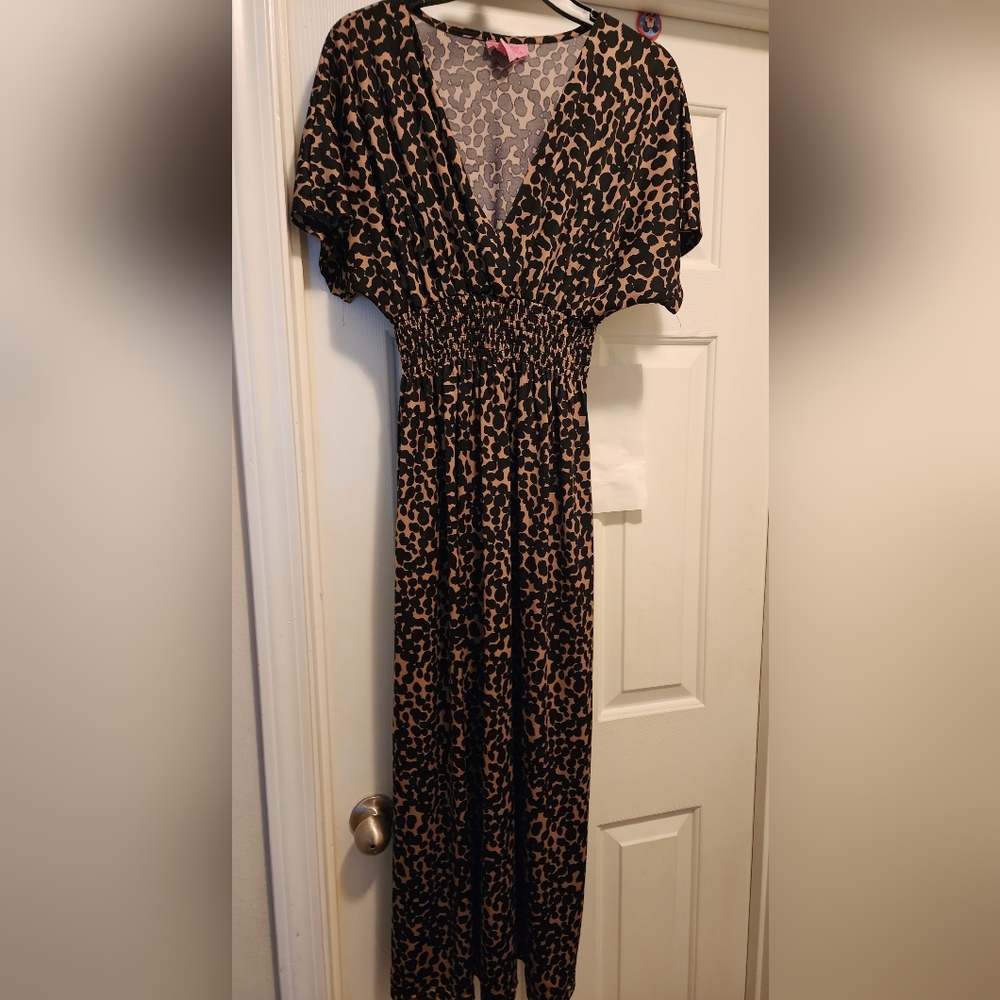 She's Cool sz L kimono style leopard maxi dress qith elastic waist.